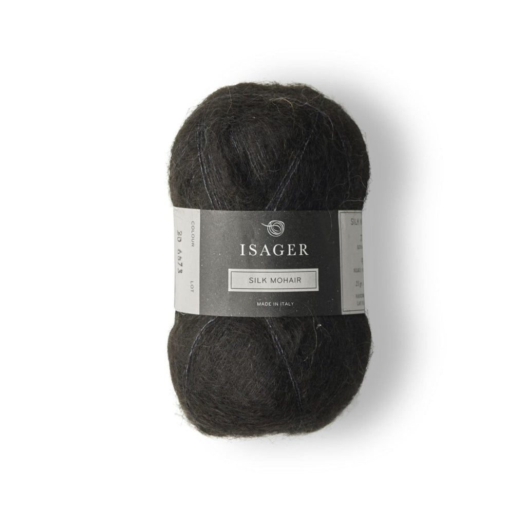 Isager Silk Mohair 25 g – Ylellinen 75 % RMS-mohairia ja 25 % silkkiä sisältävä yhdistelmälanka (212 m / 25 g). Tilaa unelmanpehmeä lanka heti!