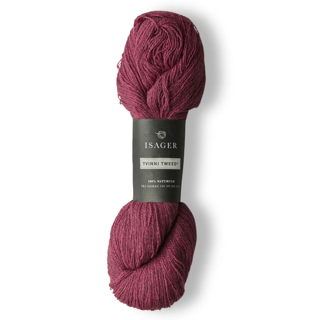 Isager Tvinni 100 g (2x50 g) – Ensiluokkainen 2-säikeinen merinokaritsanvilla (510 m / 100 g). Kestävä ja monikäyttöinen. Tilaa ihana lanka heti!