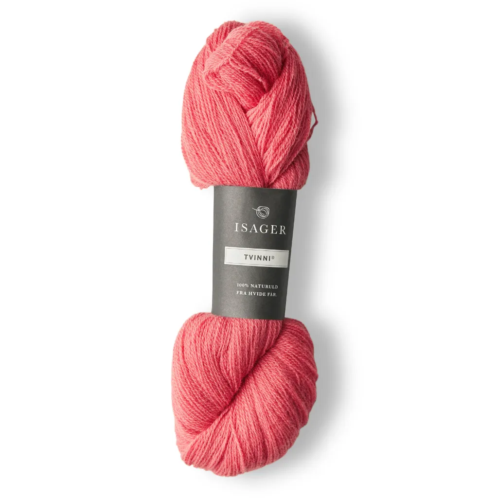Isager Tvinni 100 g (2x50 g) – Ensiluokkainen 2-säikeinen merinokaritsanvilla (510 m / 100 g). Kestävä ja monikäyttöinen. Tilaa ihana lanka heti!