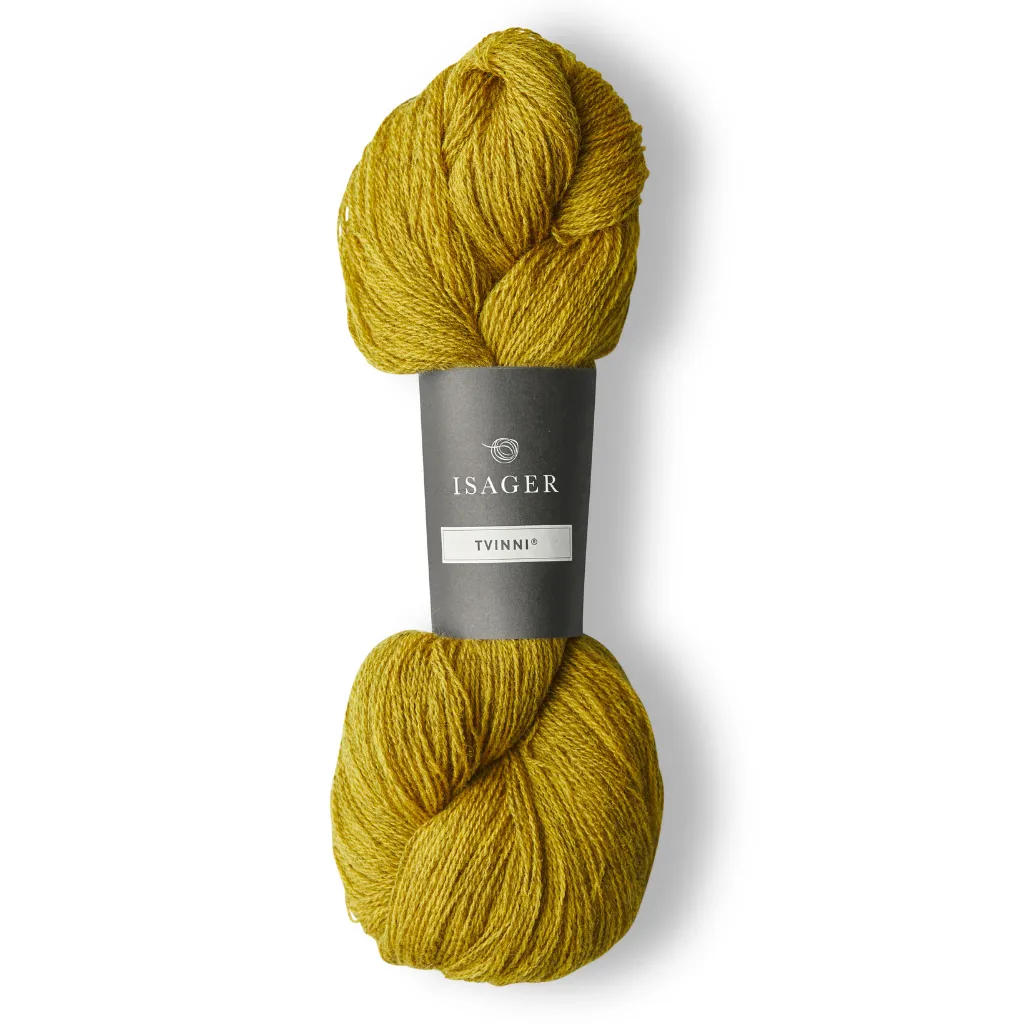 Isager Tvinni 100 g (2x50 g) – Ensiluokkainen 2-säikeinen merinokaritsanvilla (510 m / 100 g). Kestävä ja monikäyttöinen. Tilaa ihana lanka heti!