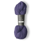 Isager Tvinni 100 g (2x50 g) – Ensiluokkainen 2-säikeinen merinokaritsanvilla (510 m / 100 g). Kestävä ja monikäyttöinen. Tilaa ihana lanka heti!