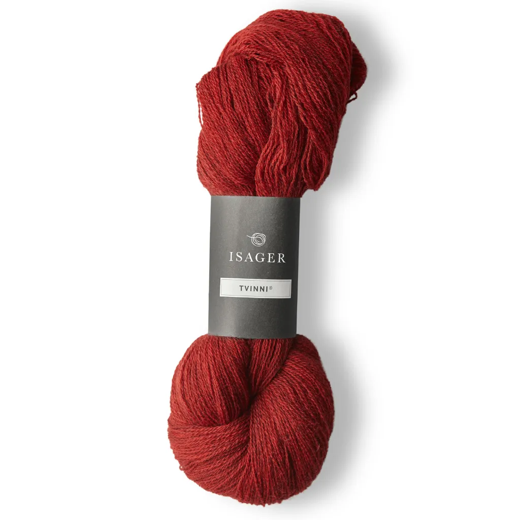 Isager Tvinni 100 g (2x50 g) – Ensiluokkainen 2-säikeinen merinokaritsanvilla (510 m / 100 g). Kestävä ja monikäyttöinen. Tilaa ihana lanka heti!