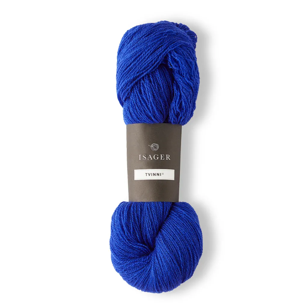 Isager Tvinni 100 g (2x50 g) – Ensiluokkainen 2-säikeinen merinokaritsanvilla (510 m / 100 g). Kestävä ja monikäyttöinen. Tilaa ihana lanka heti!