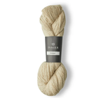 Isager Tvinni 100 g (2x50 g) – Ensiluokkainen 2-säikeinen merinokaritsanvilla (510 m / 100 g). Kestävä ja monikäyttöinen. Tilaa ihana lanka heti!