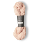 Isager Tvinni 100 g (2x50 g) – Ensiluokkainen 2-säikeinen merinokaritsanvilla (510 m / 100 g). Kestävä ja monikäyttöinen. Tilaa ihana lanka heti!