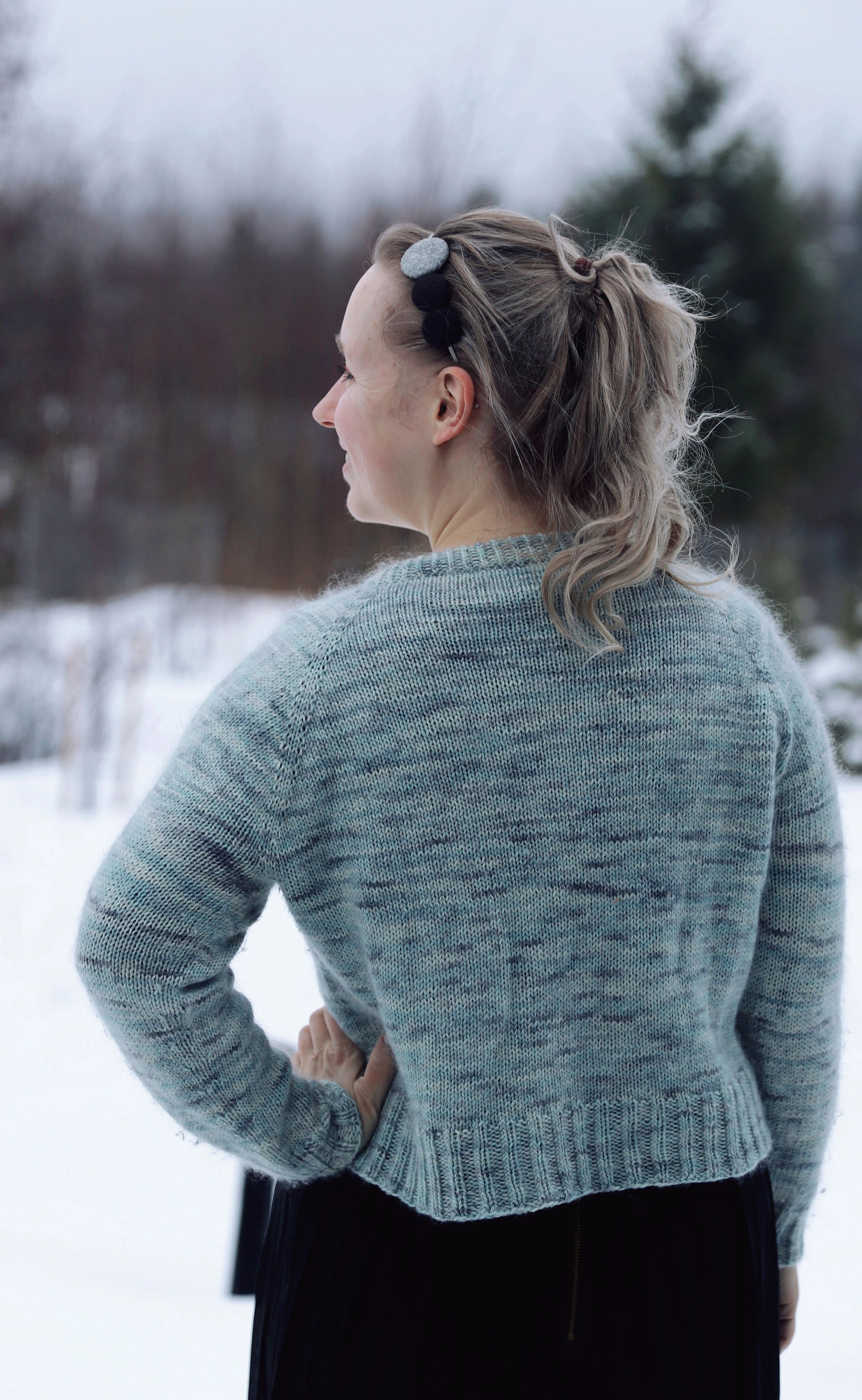 V for Vanilla -neulepusero - Anna Johanna printti (Suomenkielinen ohje)