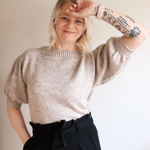 Nyt on juhlat valmiina! Hannemari Lehtosen (Hannemari Design) suunnittelema Alize-pusero on kevyt, juhlava ja upea lisä vaatekaappiisi. 