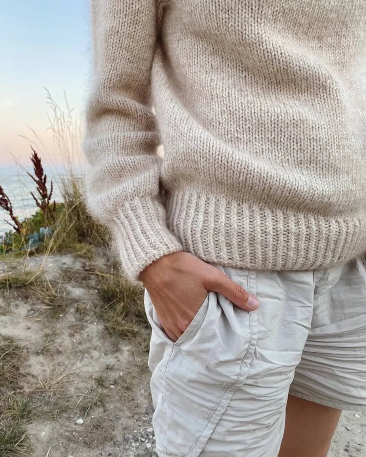 Novice Sweater on täydellinen ensimmäinen villapaitaprojekti aloittelevalle neulojalle tai rento luottoneule kokeneemmalle tekijälle!