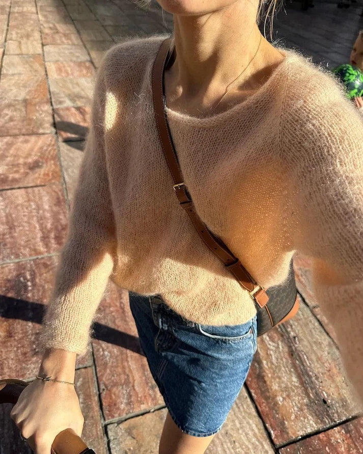 Cumulus Blouse O-neck on höyhenenkevyt, klassisen kaunis ja unelmanpehmeä neulepusero, jossa on ajaton pyöreä pääntie.