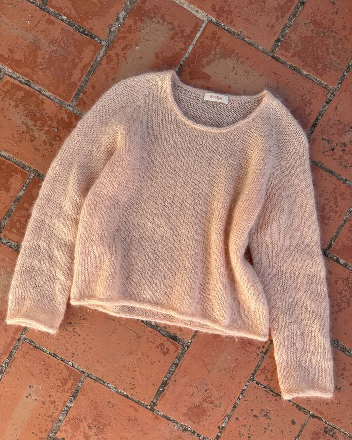 Cumulus Blouse O-neck on höyhenenkevyt, klassisen kaunis ja unelmanpehmeä neulepusero, jossa on ajaton pyöreä pääntie.