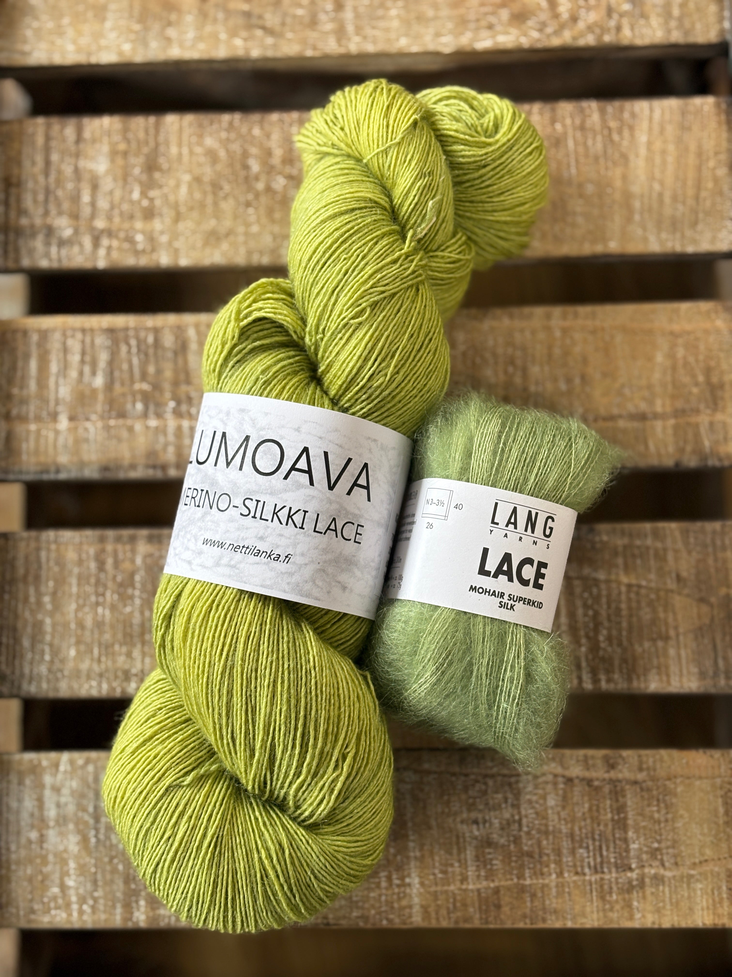 Lumoava Merino-Silkki Lace – Yksisäikeistä unelmaa ja höyhenenkevyttä pehmeyttä ja Lang lace silkki-mohair langan yhdistelmänä
