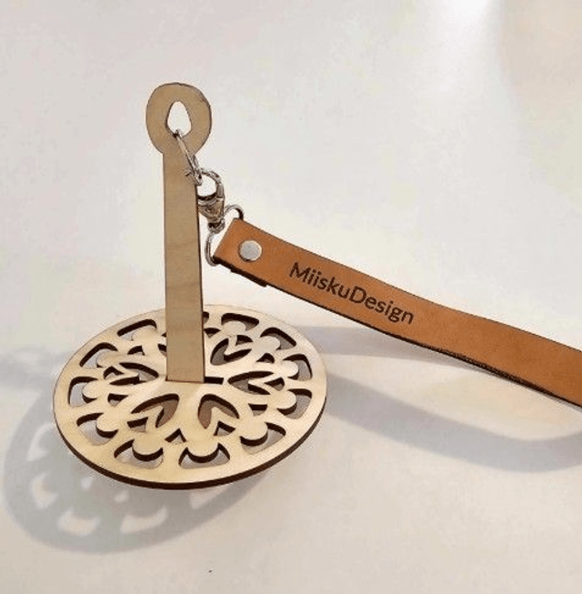 Miisku Design - Lankakerän pidike -