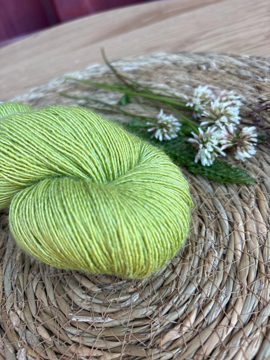 Nettilanka - Lumoava merino-silkki lace - 1. Ametisti