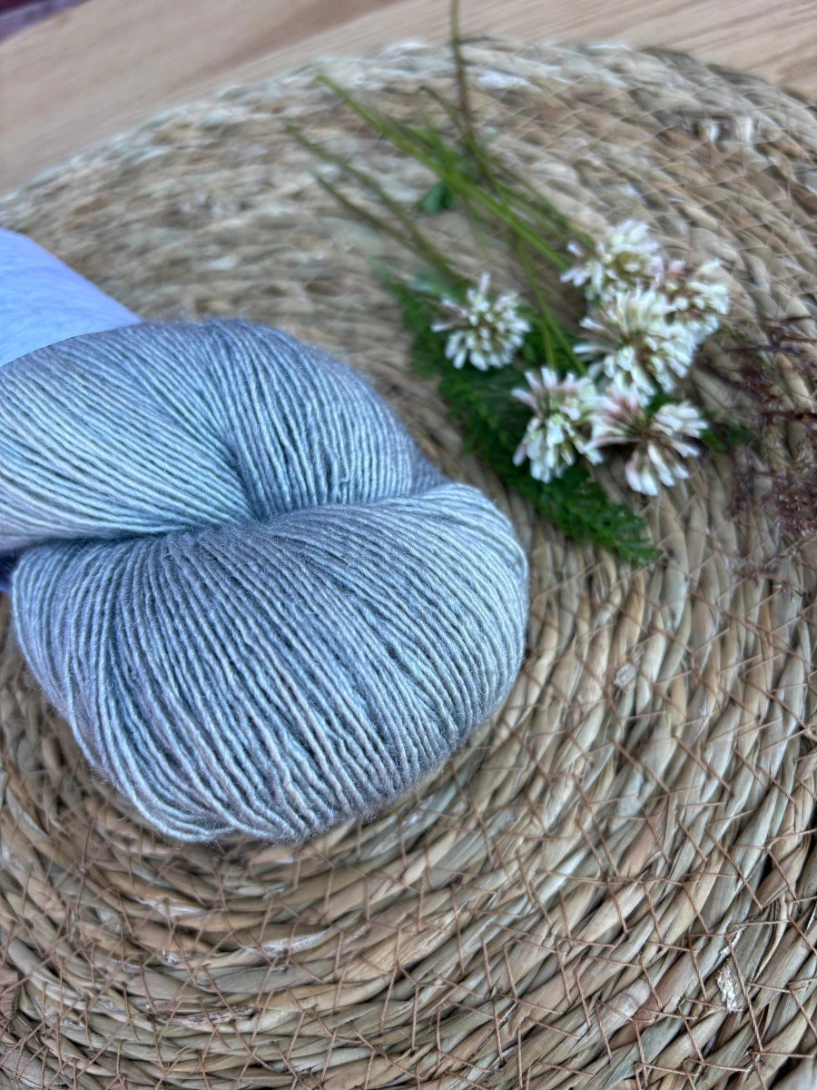 Nettilanka - Lumoava merino-silkki lace - 1. Ametisti