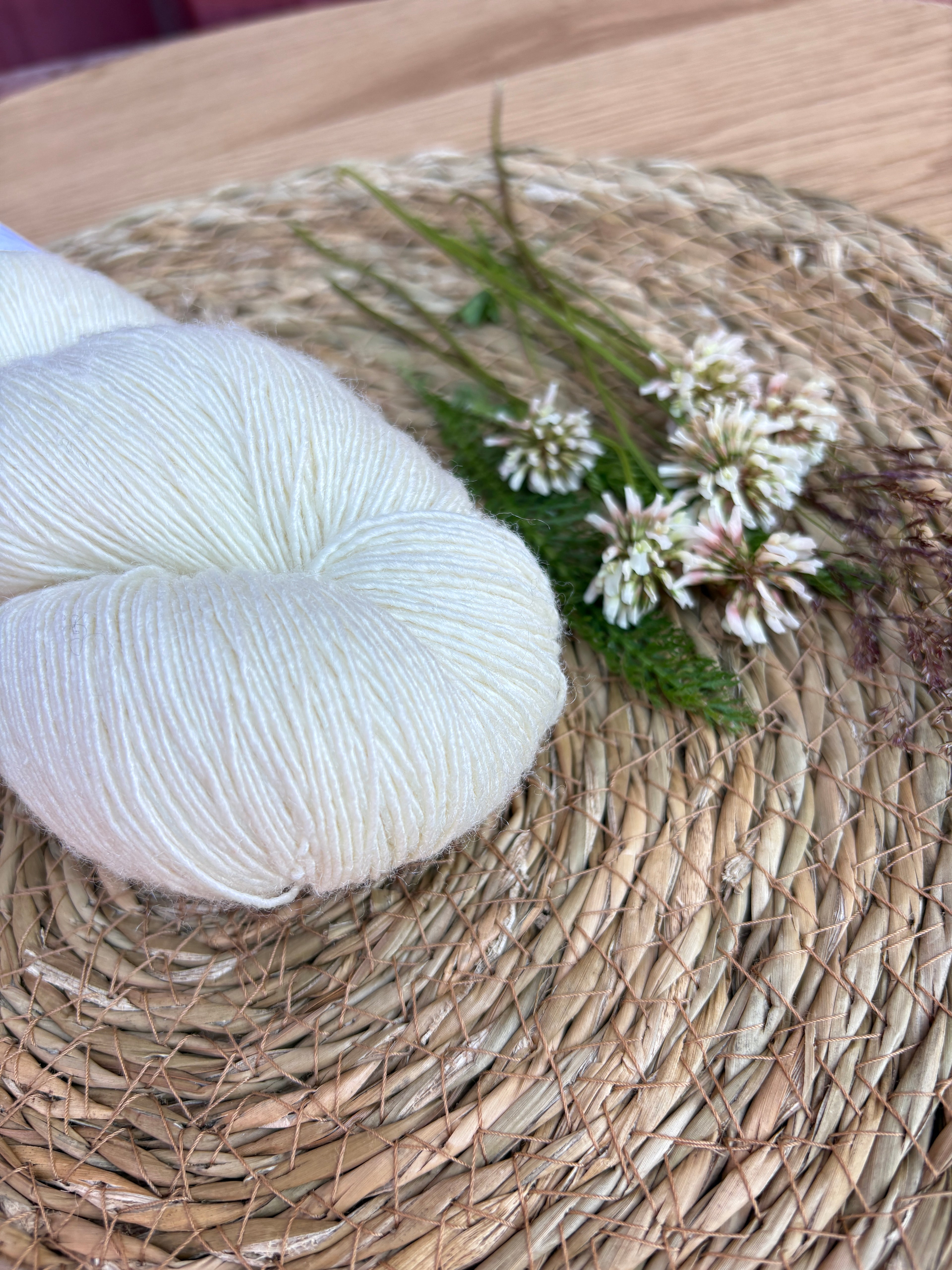 Lumoava merino-silkki lace