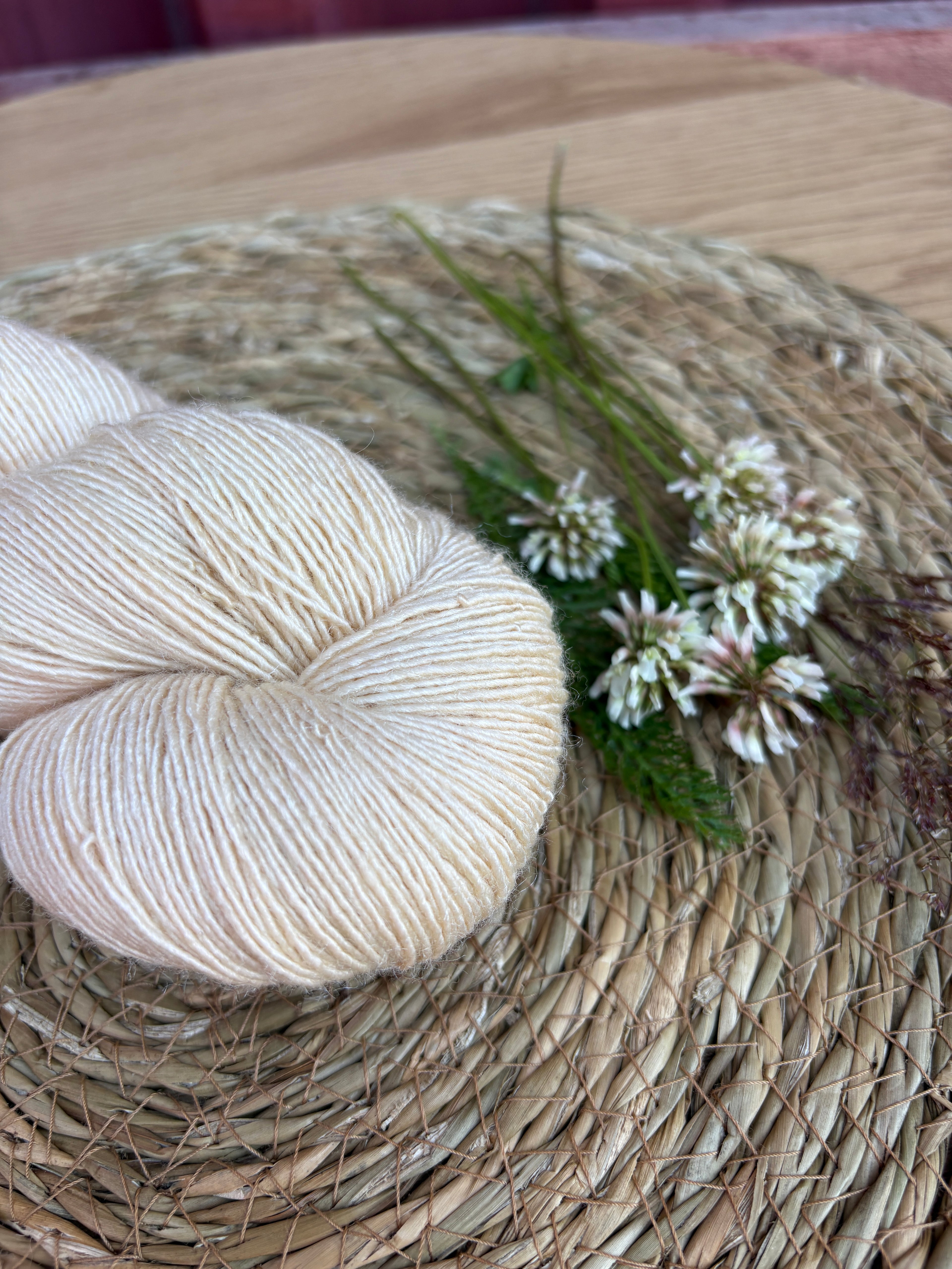Lumoava merino-silkki lace