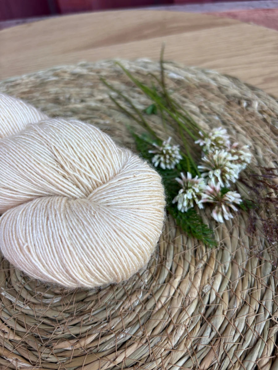 Nettilanka - Lumoava merino-silkki lace - 1. Ametisti