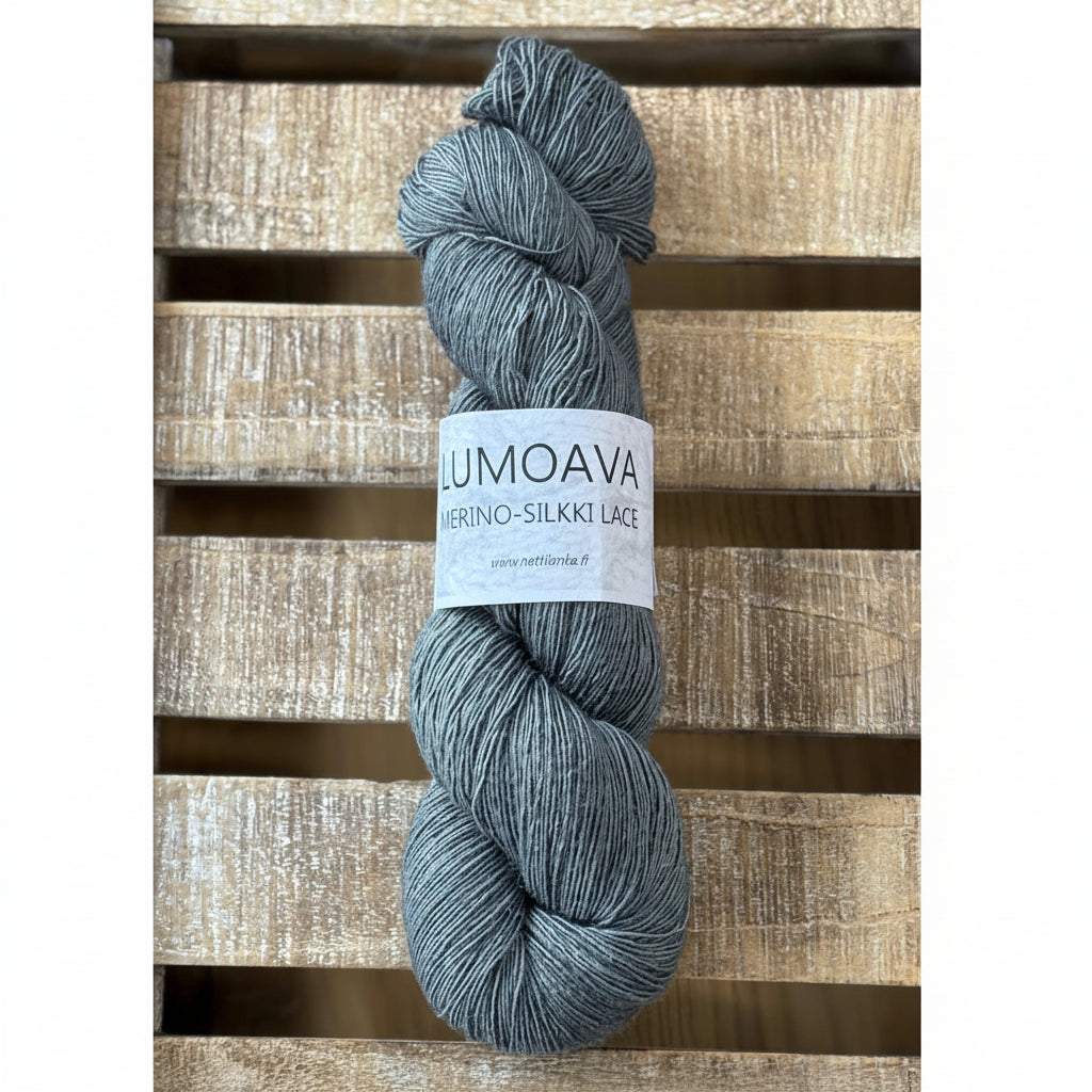 Lumoava Merino-Silkki Lace – Yksisäikeistä unelmaa ja höyhenenkevyttä pehmeyttä hopeanharmaana