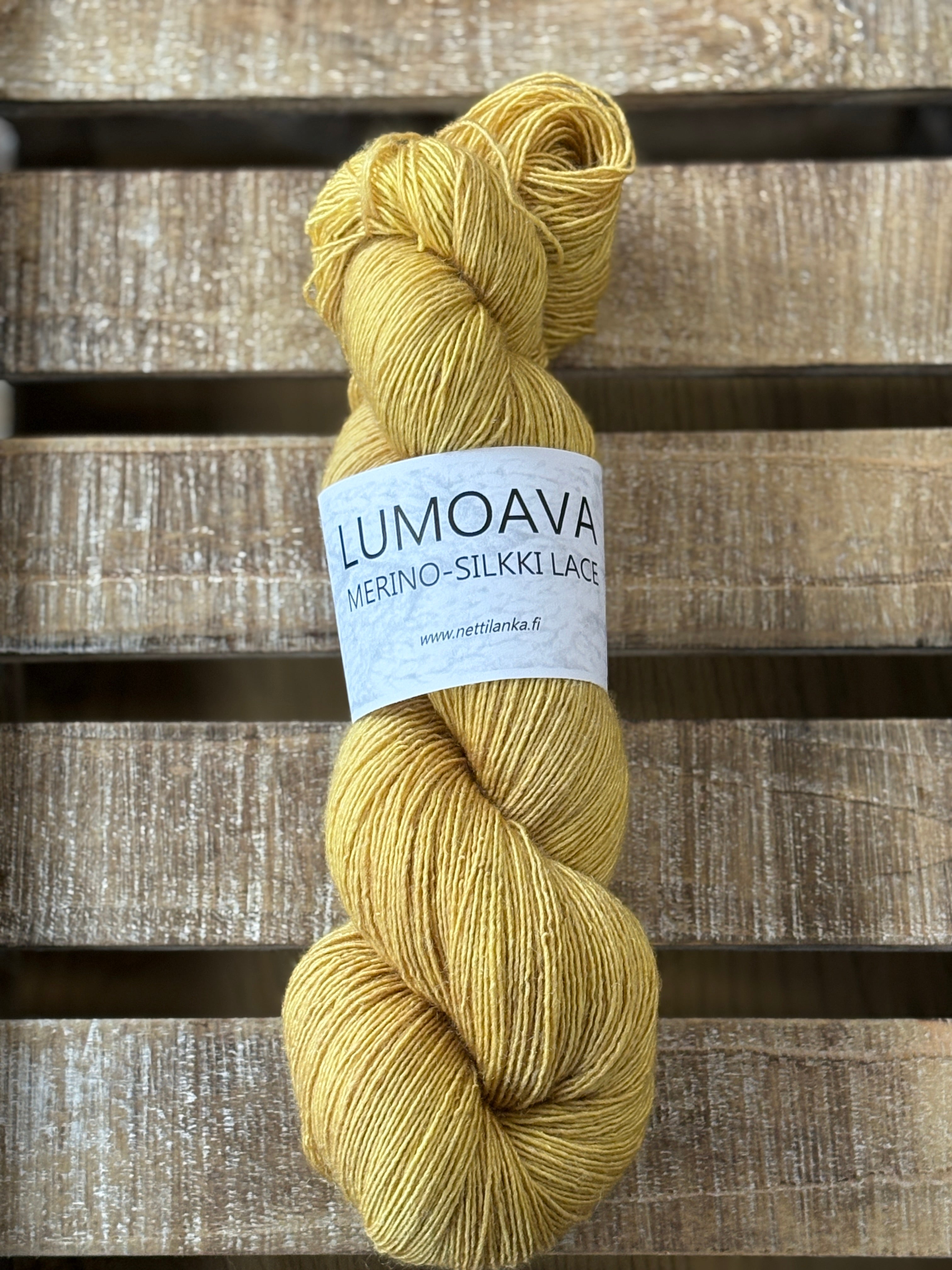 Lumoava Merino-Silkki Lace – Yksisäikeistä unelmaa ja höyhenenkevyttä pehmeyttä sävyssä vilja