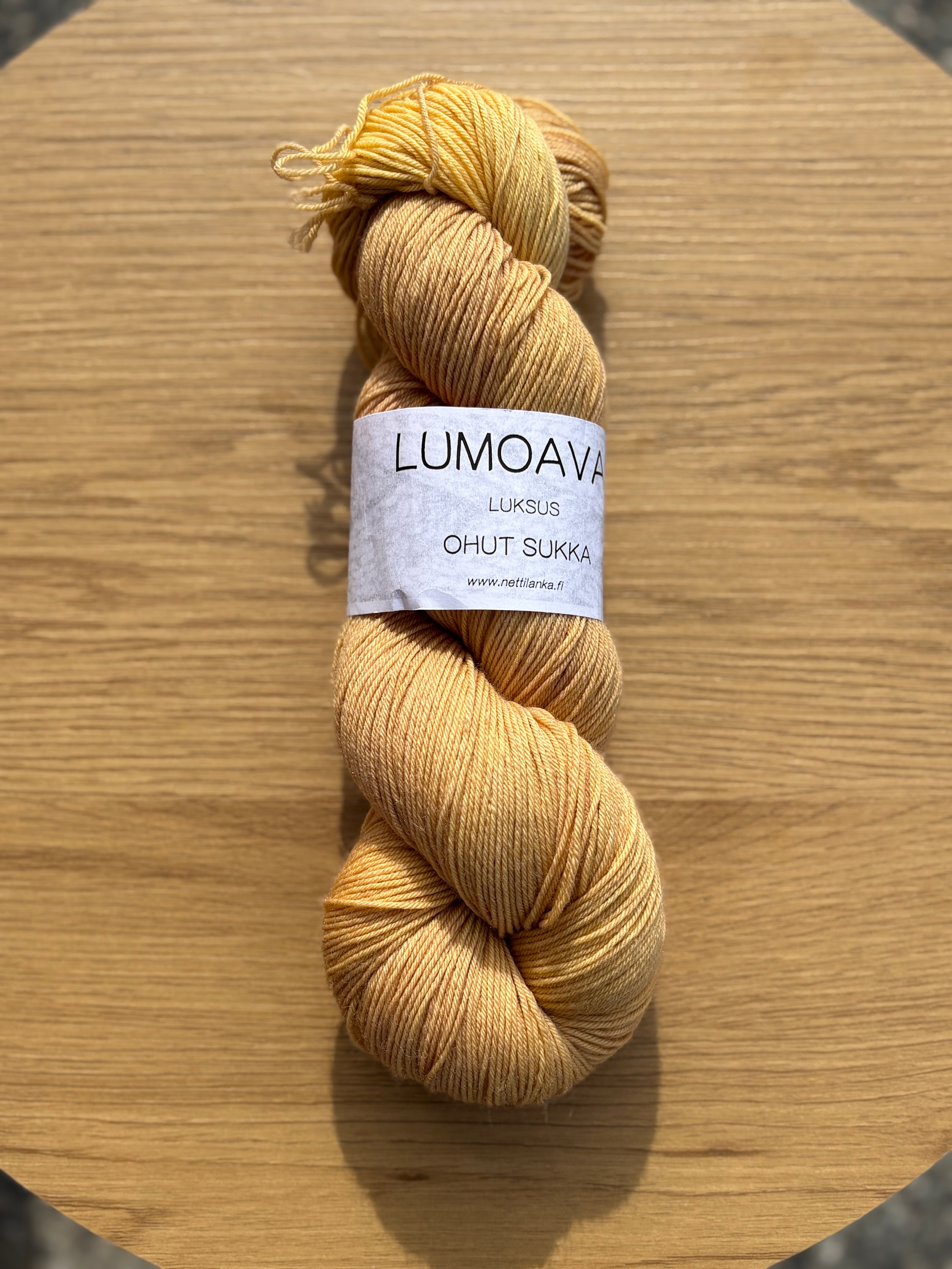 Lumoava ohut sukkalanka