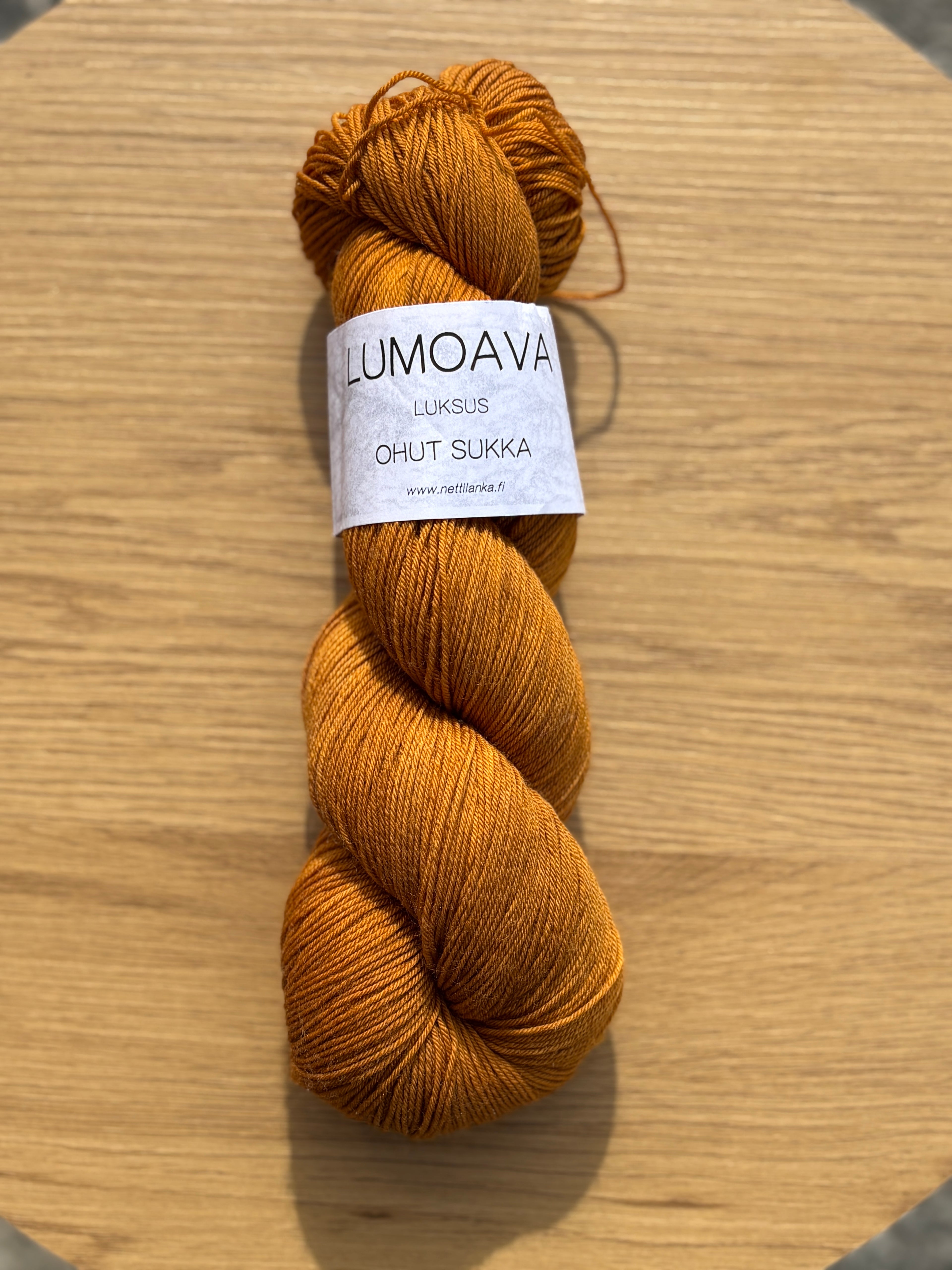 Lumoava ohut sukkalanka