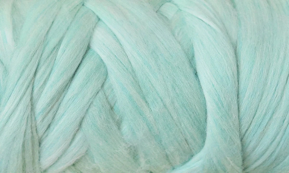 Merino lux - Pastel Green ( W381 ), 50 g -