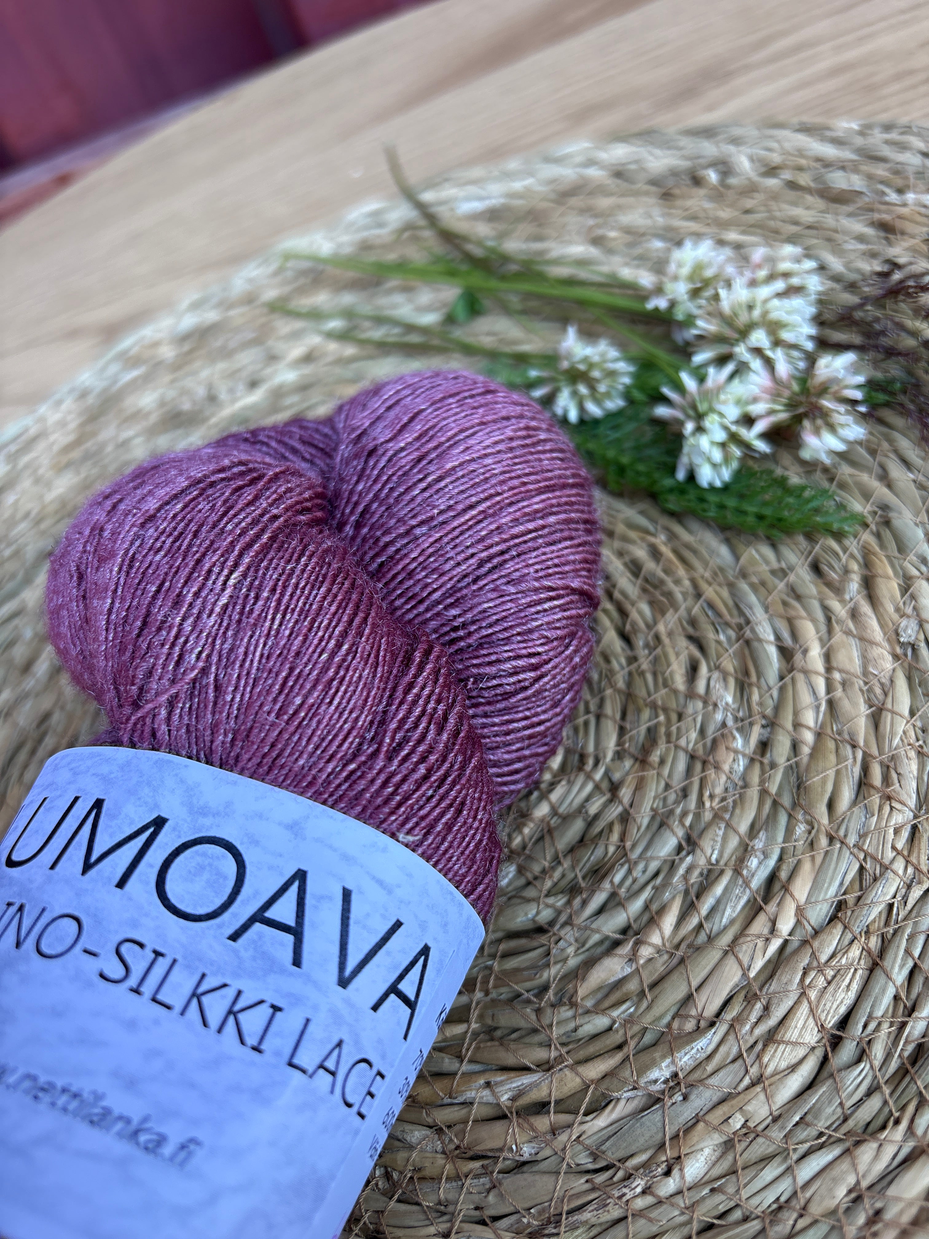 Lumoava merino-silkki lace