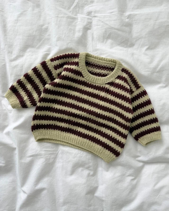 Otto Sweater Baby on klassinen, raikkaan raidallinen ja ajattoman kaunis neulepusero perheen pienimmille vauvasta leikki-ikäiseen.