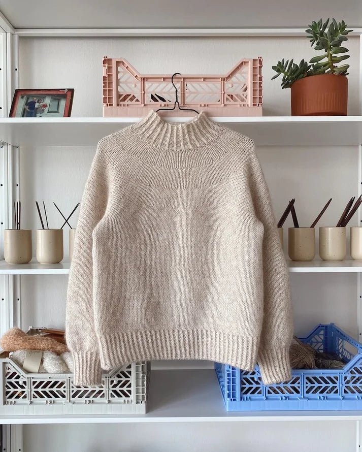 Novice Sweater on täydellinen ensimmäinen villapaitaprojekti aloittelevalle neulojalle tai rento luottoneule kokeneemmalle tekijälle!