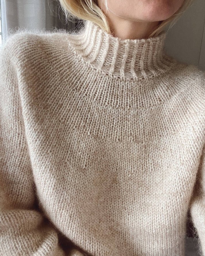 Novice Sweater on täydellinen ensimmäinen villapaitaprojekti aloittelevalle neulojalle tai rento luottoneule kokeneemmalle tekijälle!