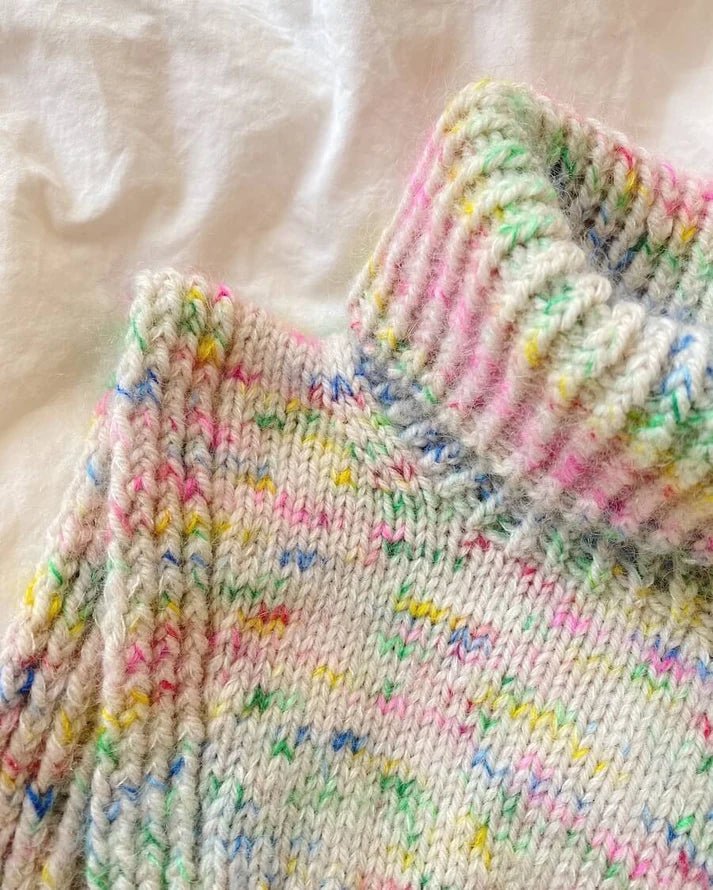 Terrazzo Neck Junior on lapsille ja nuorille suunniteltu lämmin, käytännöllinen ja moderni poolokauluri.