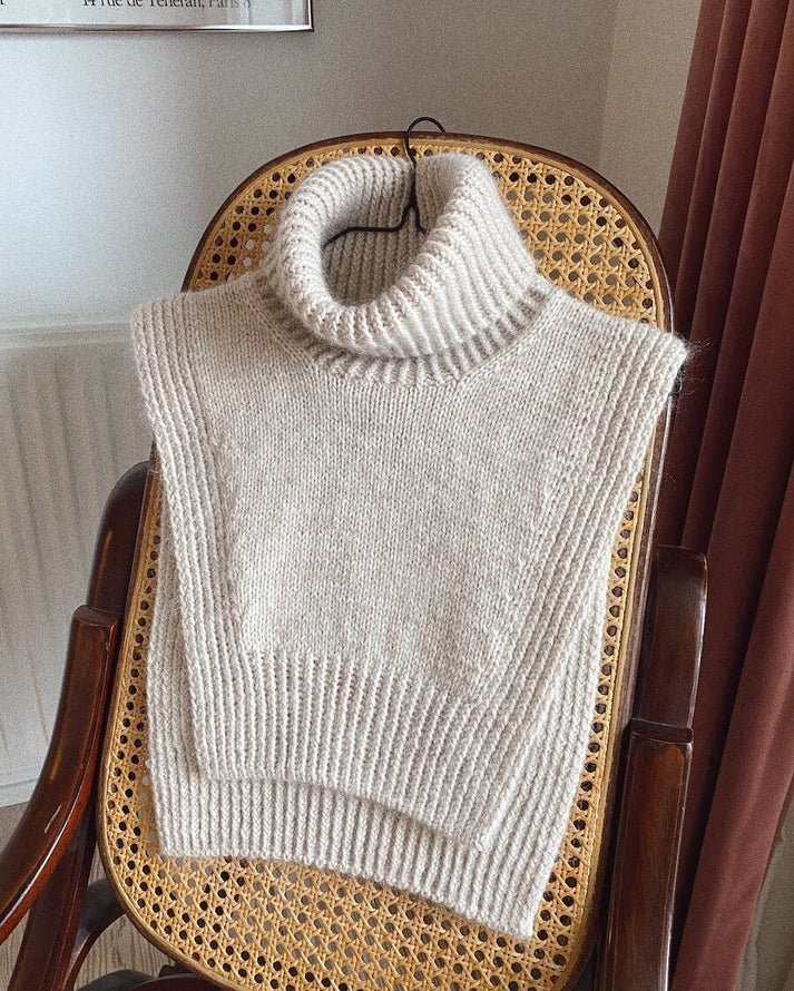 Terrazzo Neck on tyylikäs, moderni ja ihanan lämmin poolokauluri, jossa yhdistyvät muhkean villalangan ja pehmeän silkki-mohairin ylellinen tuntu.