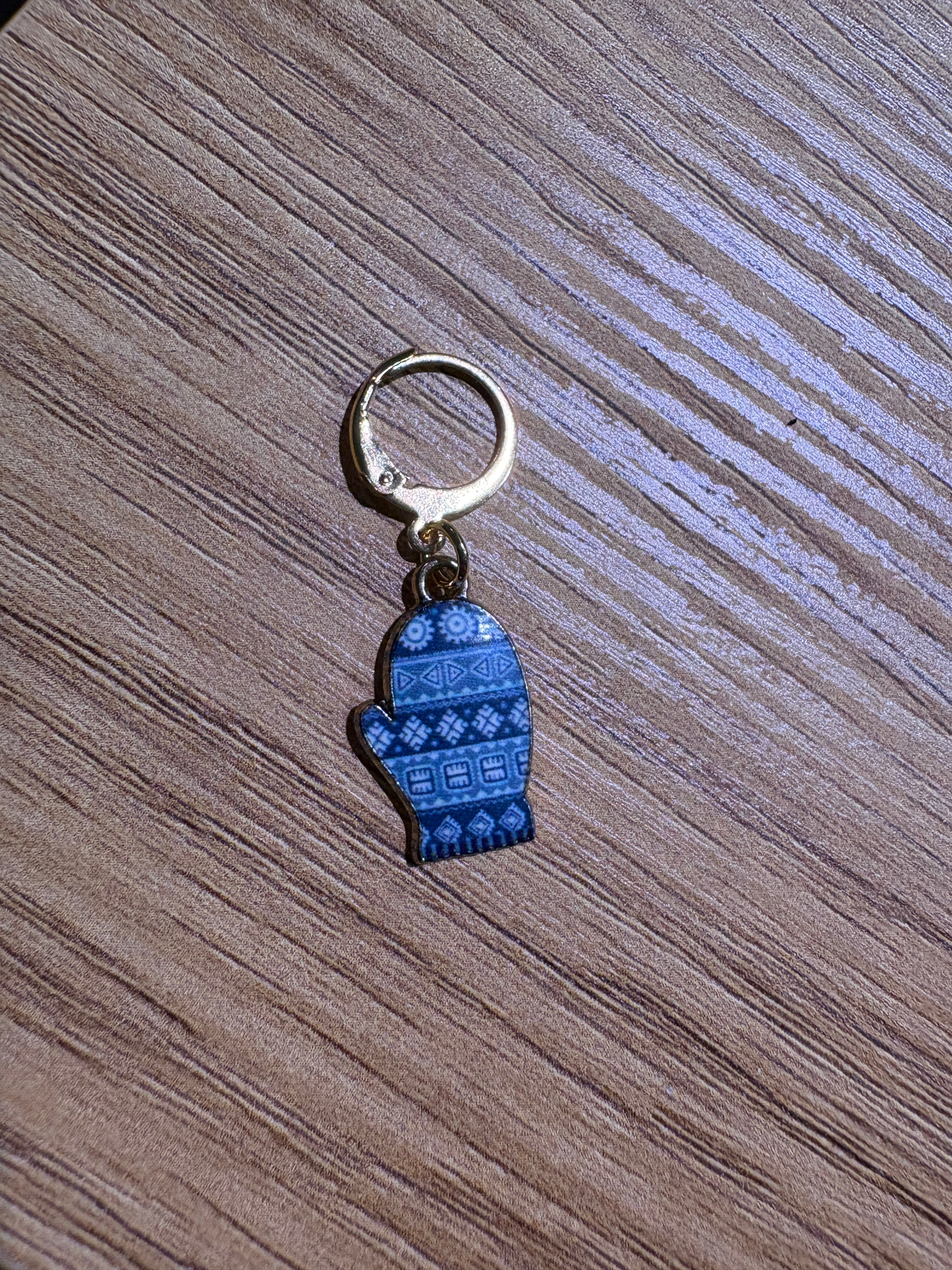 Sininen hetki - silmukkamerkki