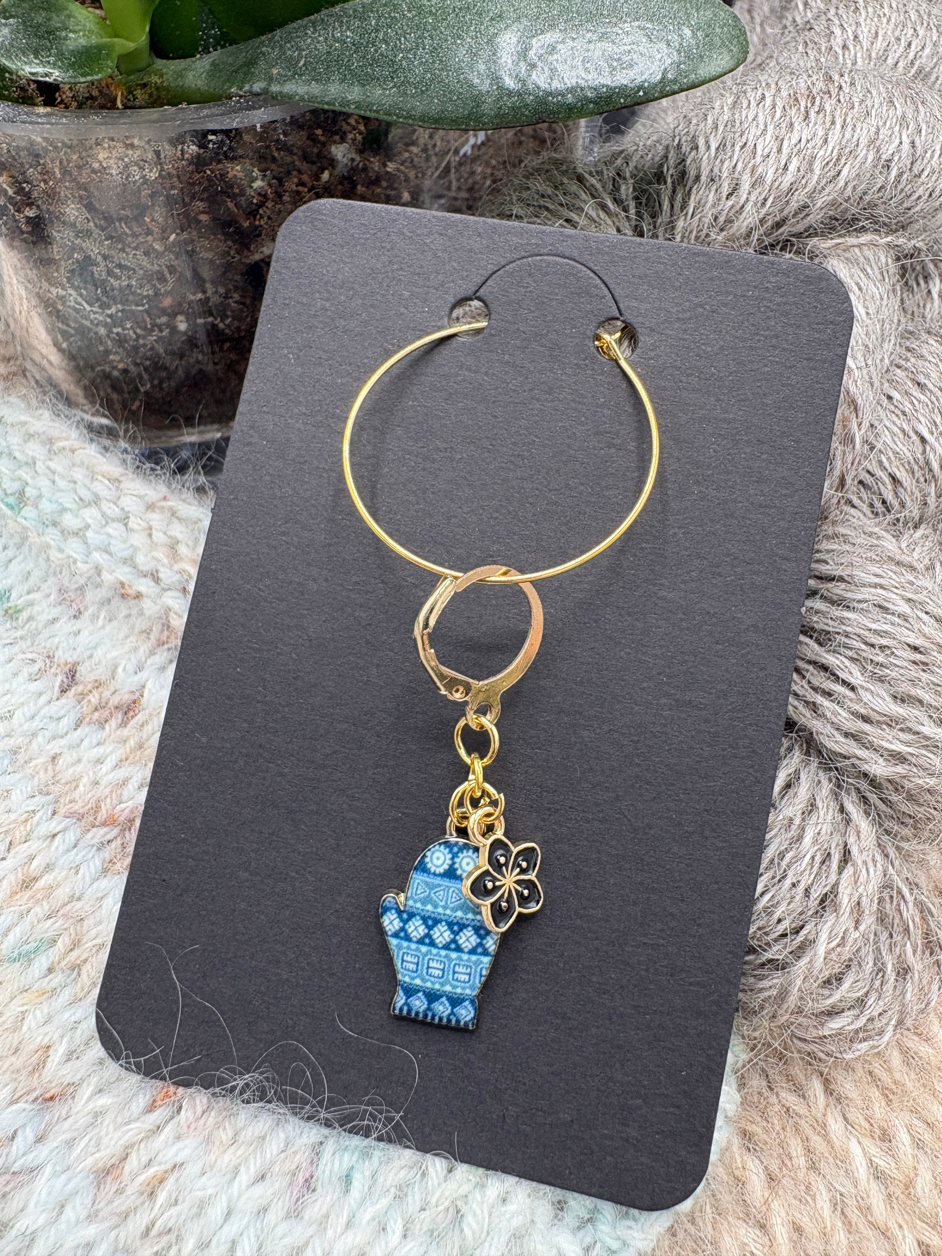 Sininen hetki -  avattava silmukkamerkki