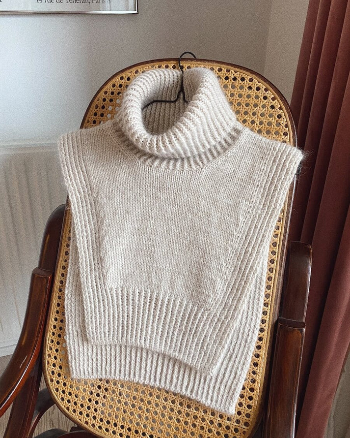 Terrazzo Neck on tyylikäs, moderni ja ihanan lämmin poolokauluri, jossa yhdistyvät muhkean villalangan ja pehmeän silkki-mohairin ylellinen tuntu.