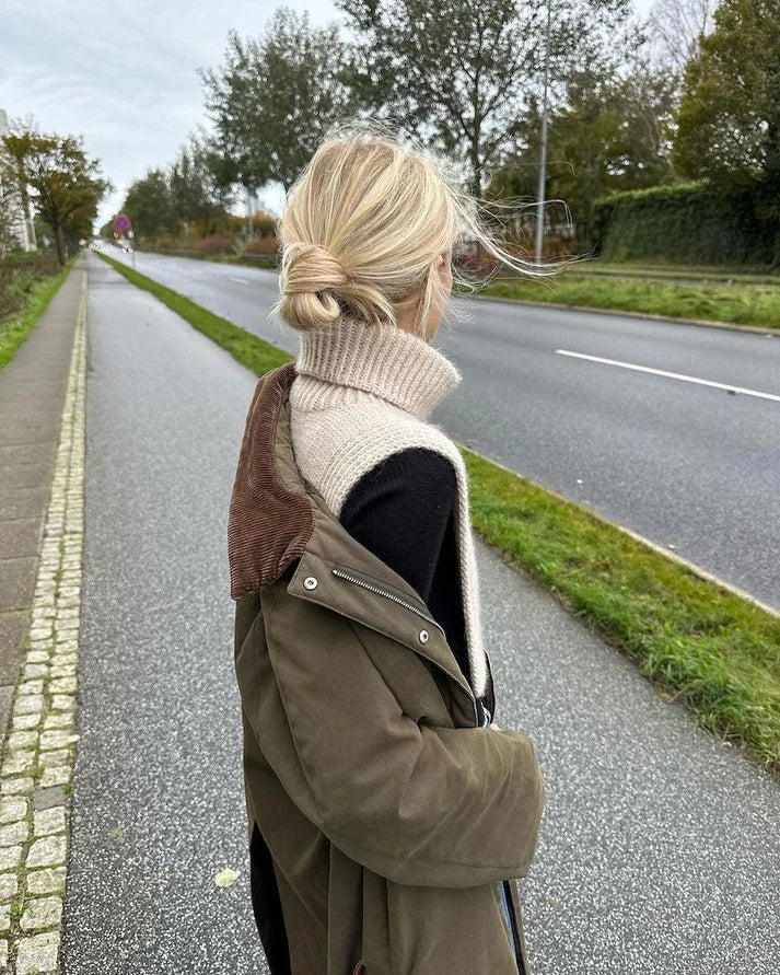 Terrazzo Neck on tyylikäs, moderni ja ihanan lämmin poolokauluri, jossa yhdistyvät muhkean villalangan ja pehmeän silkki-mohairin ylellinen tuntu.