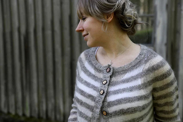 Vaaka-neuletakki - Anna Johanna printti (Suomenkielinen ohje)