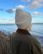 Weekend Hat on klassinen, napakka ja ajattoman tyylikäs joustinneulepipo koko perheelle vauvasta aikuiseen.